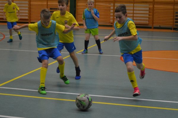 Świąteczny turniej dla najmłodszych grup piłkarzy GKS Mazowsze Grójec