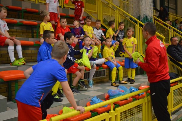 Świąteczny turniej dla najmłodszych grup piłkarzy GKS Mazowsze Grójec