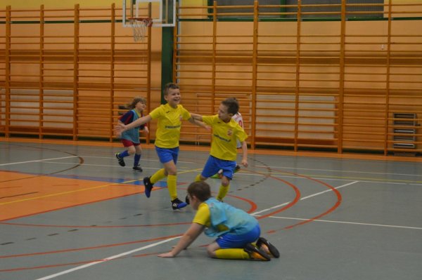 Świąteczny turniej dla najmłodszych grup piłkarzy GKS Mazowsze Grójec