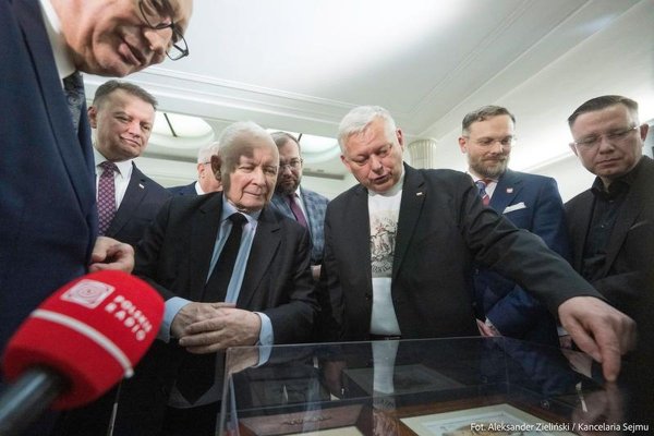 W Sejmie otwarto wystawę prac artystycznych posła Marka Suskiego 