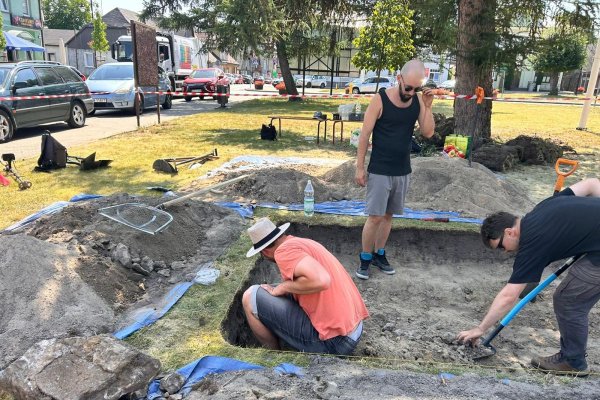 Archeolodzy badają początki Mogielnicy. W centrum miasta trwają wykopaliska 