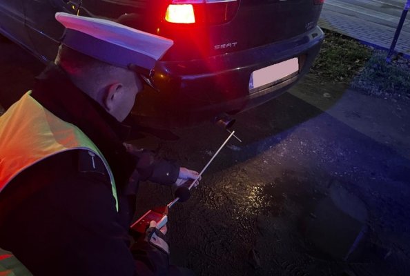 Kolejna akcja grójeckiej drogówki wymierzona w zbyt głośne wydechy i przyciemniane szyby  