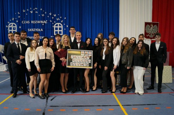 Uroczyste Pożegnanie Absolwentów 2025/2026 w Zespole Szkół im. Wincentego Witosa w Jasieńcu 