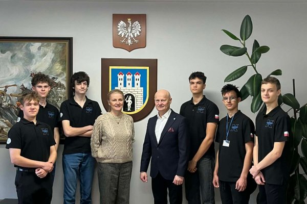 Młodzi inżynierowie z Grójca podbiją świat! Dołóż swoją cegiełkę do ich projektu   