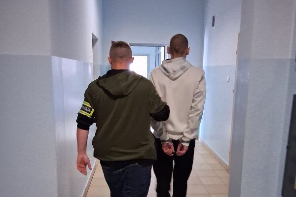 Kradł w Grójcu rowery i perfumy. Zaatakował pracownika sklepu i ochroniarza