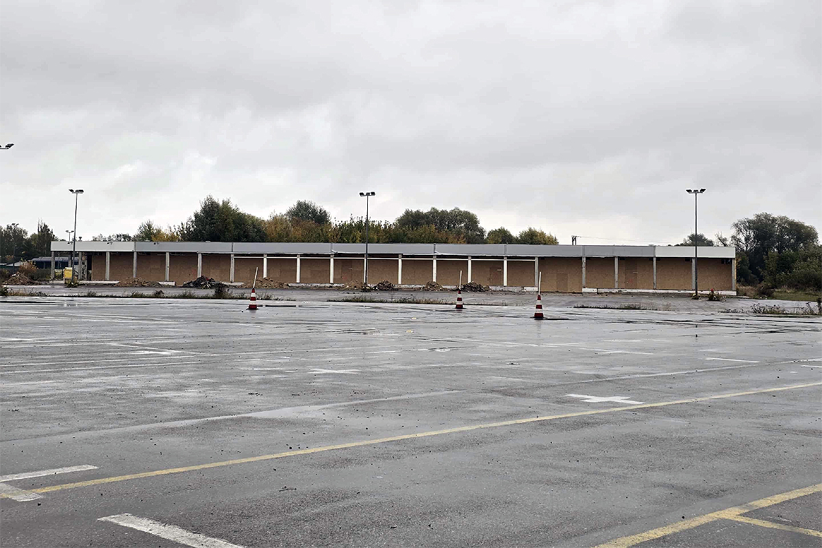 Obiekt po dawnym supermarkecie Tesco w Grójcu