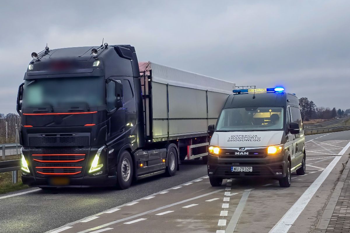 Miejsce kontroli niderlandzkiego zestawu ciężarowego (fot. gov.pl/web/witd-radom)